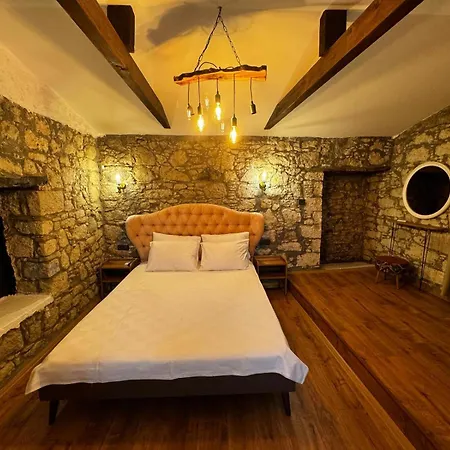 Baba Evi Alacati Hotel