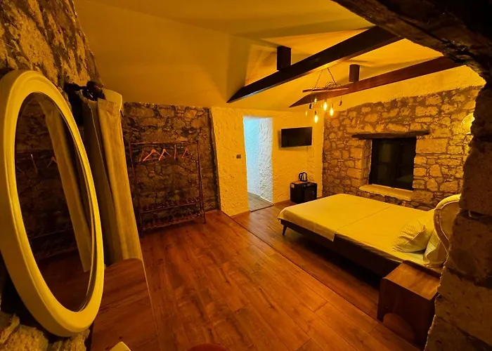 Baba Evi Alacati 酒店 *